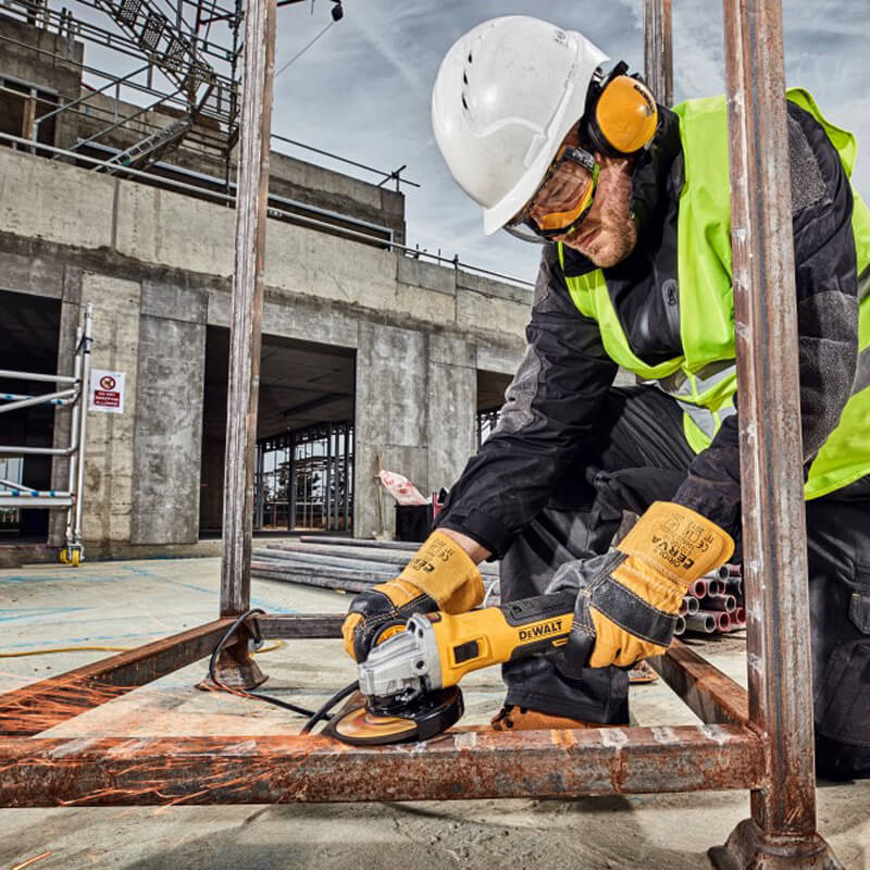 Електрична шліфмашина кутова DeWALT DWE4357
