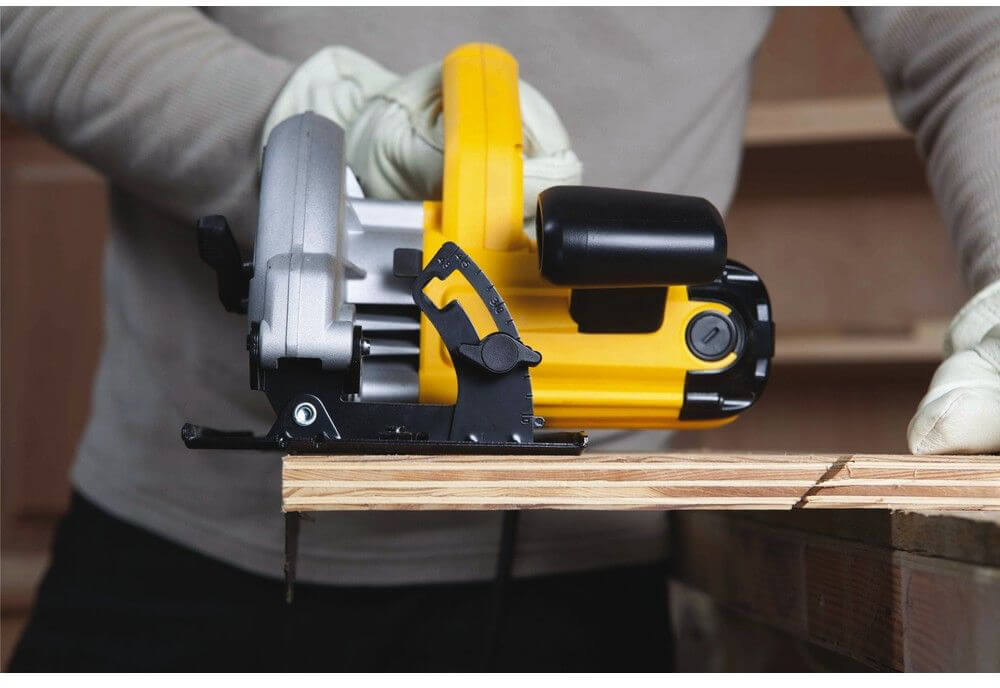 Пила дискова DeWALT DWE560K