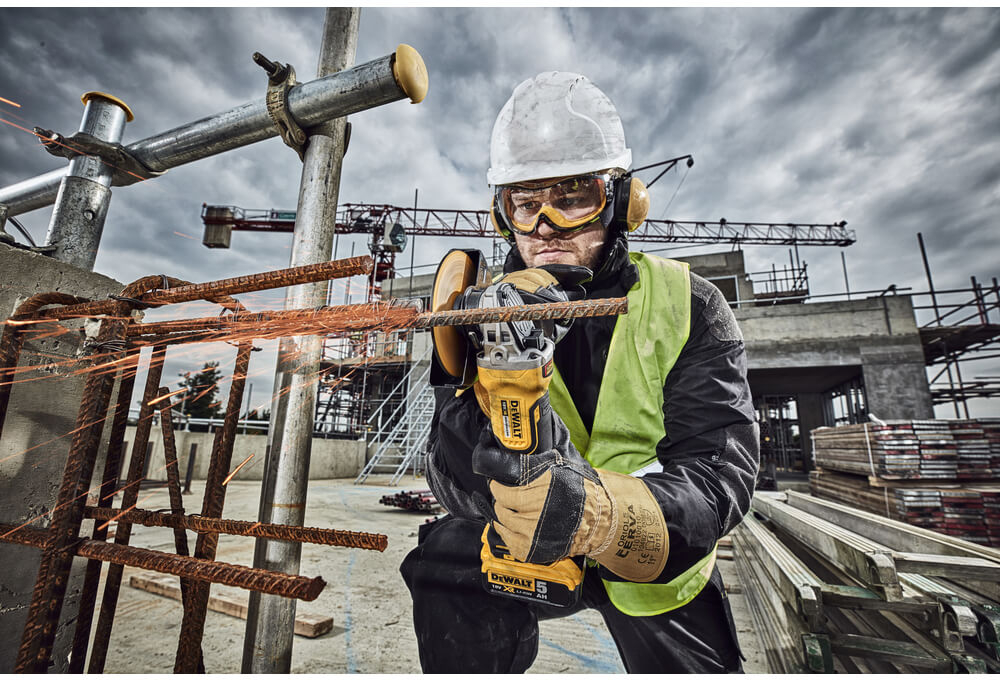 Кутова шліфувальна машина акумуляторна  DeWALT DCG406N