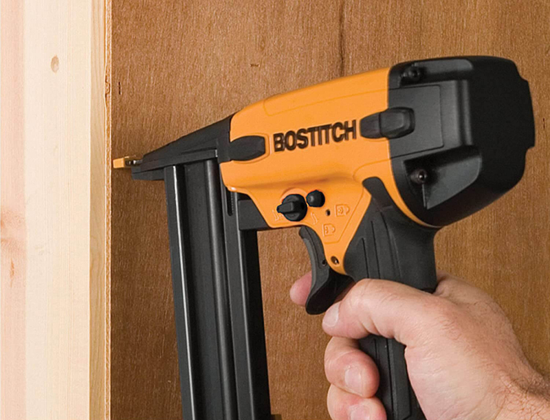 Пістолет скобозабивний пневматичний BOSTITCH SX1838-E