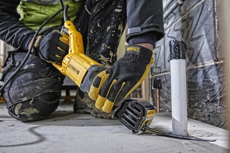 Пила шабельна акумуляторна DeWALT DWE305PK