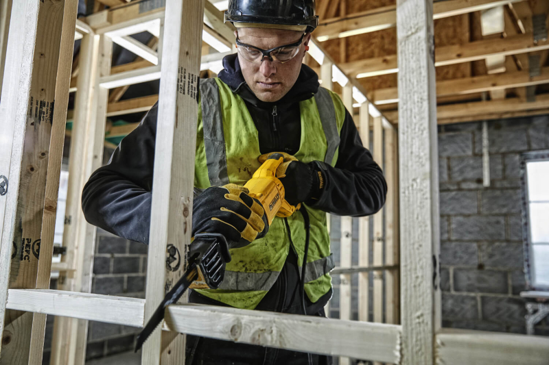 Пила шабельна акумуляторна DeWALT DWE305PK