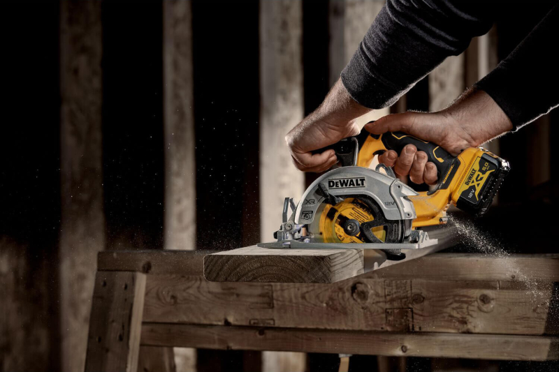 Пила дискова акумуляторна DeWALT DCS512NT