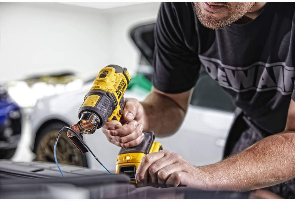 Будівельний фен DeWALT DCE530N