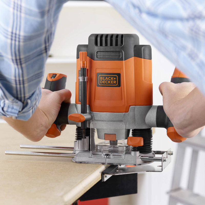 Фрезер BLACK+DECKER KW1200E