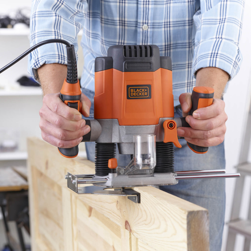 Фрезер BLACK+DECKER KW1200E