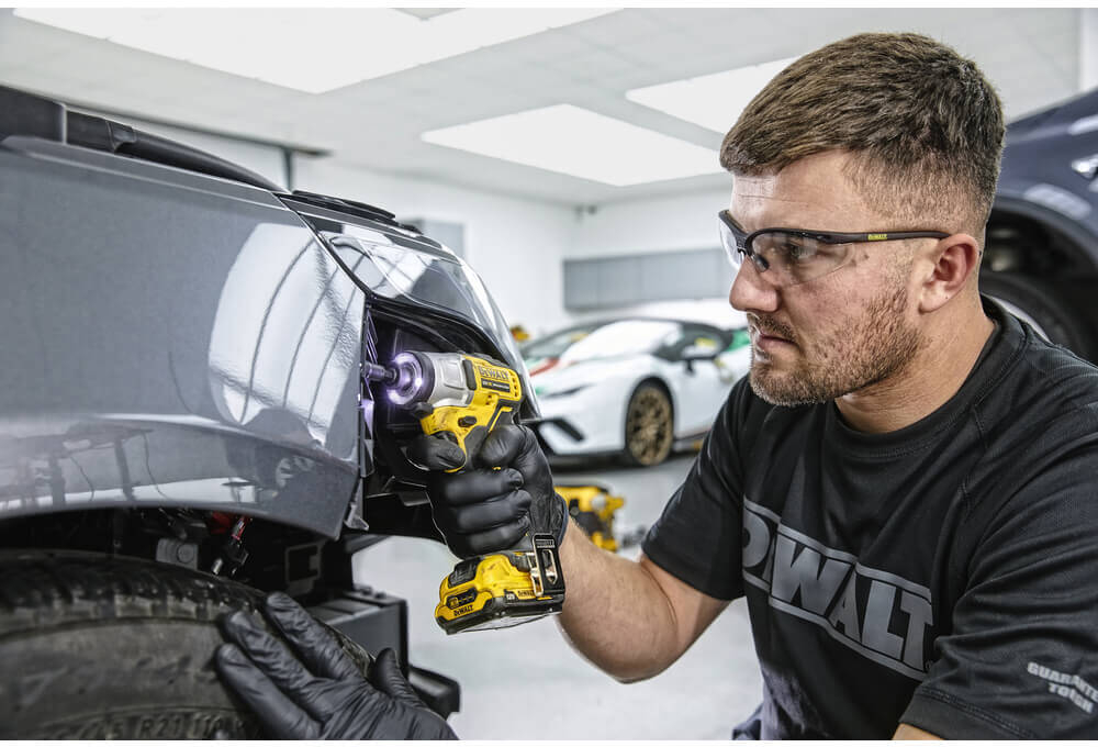 Акумуляторний шуруповерт DeWALT DCF801N