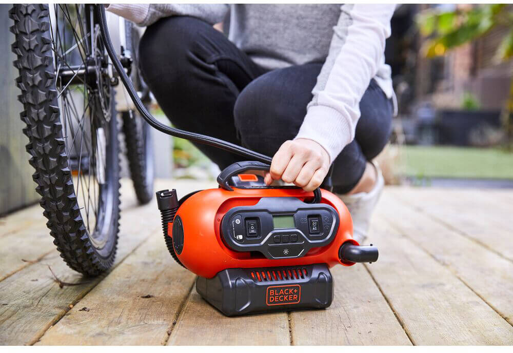 Компресор повітряний акумуляторний BLACK+DECKER 18 В