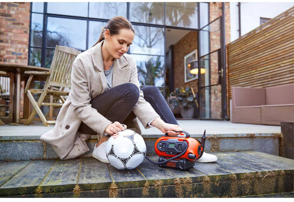 Компресор повітряний акумуляторний BLACK+DECKER 18 В