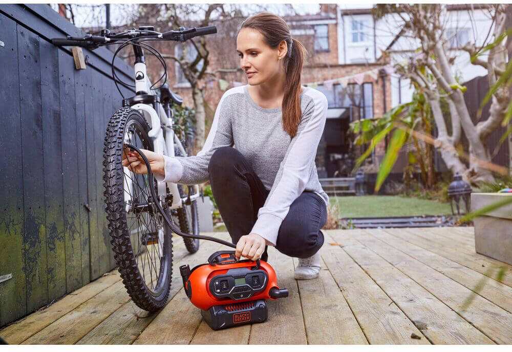 Компресор повітряний акумуляторний BLACK+DECKER 18 В