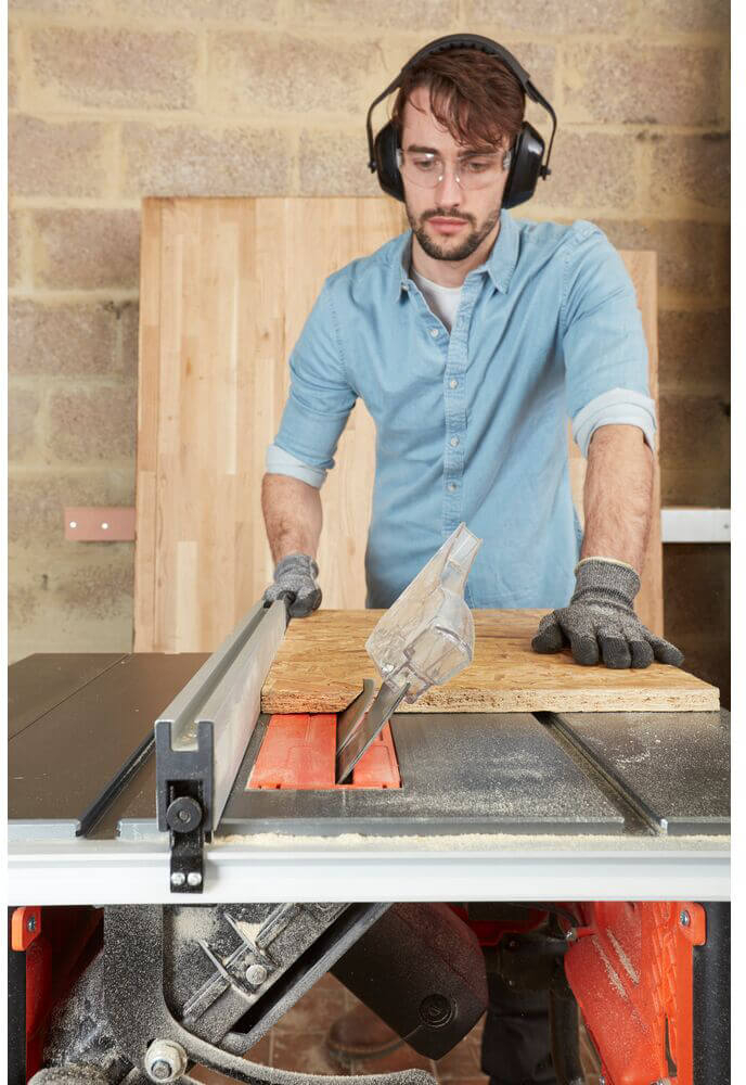 Пила настільна BLACK+DECKER BES720