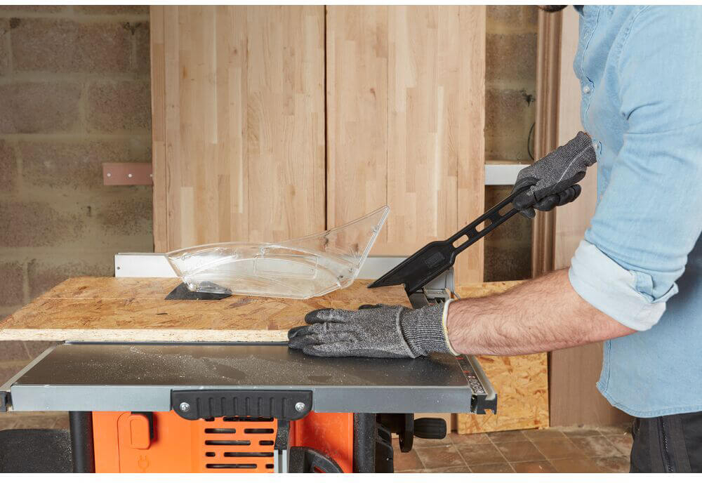 Пила настільна BLACK+DECKER BES720