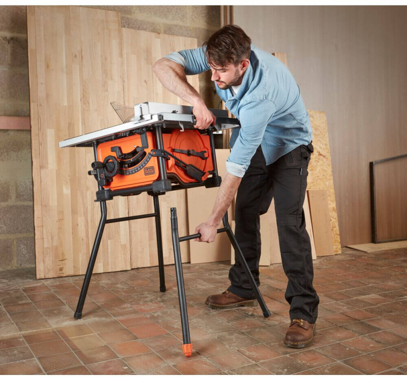 Пила настільна BLACK+DECKER BES720