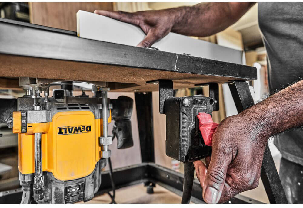 Фрезер DeWALT DWE627KT