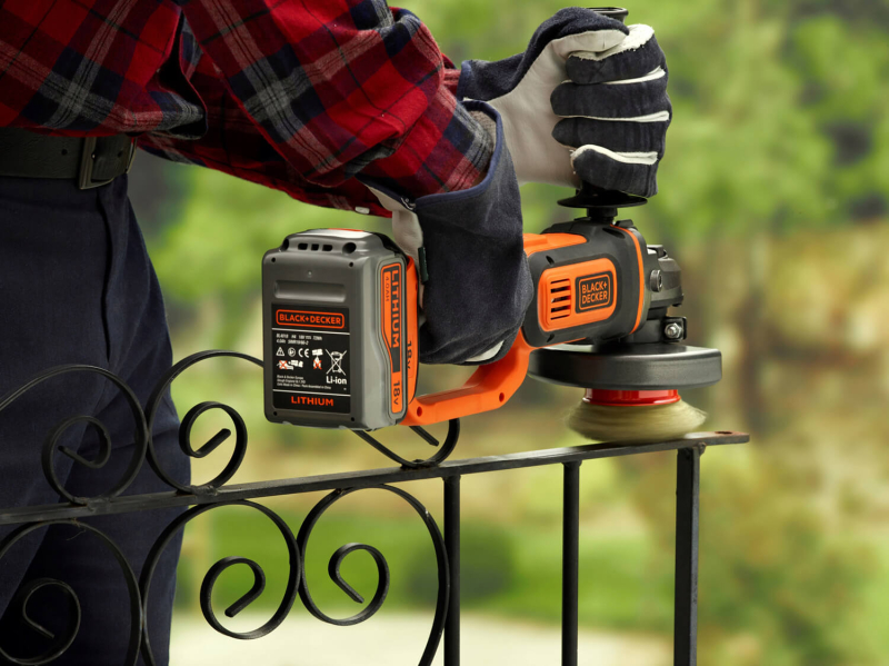 Шліфмашина ексцентрикова акумуляторна BLACK+DECKER BCG720N
