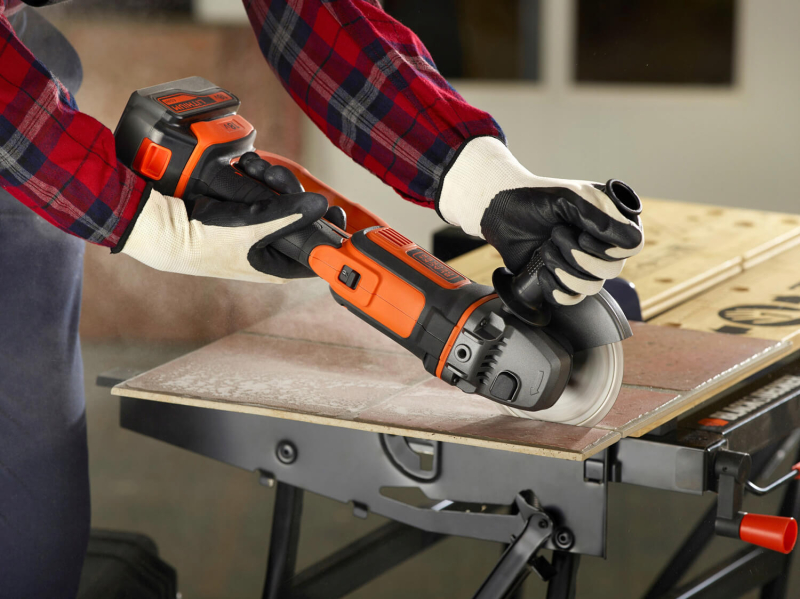 Шліфмашина ексцентрикова акумуляторна BLACK+DECKER BCG720N