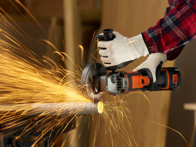 Шліфмашина ексцентрикова акумуляторна BLACK+DECKER BCG720N