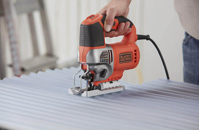 Електричний лобзик  BLACK+DECKER BES610K