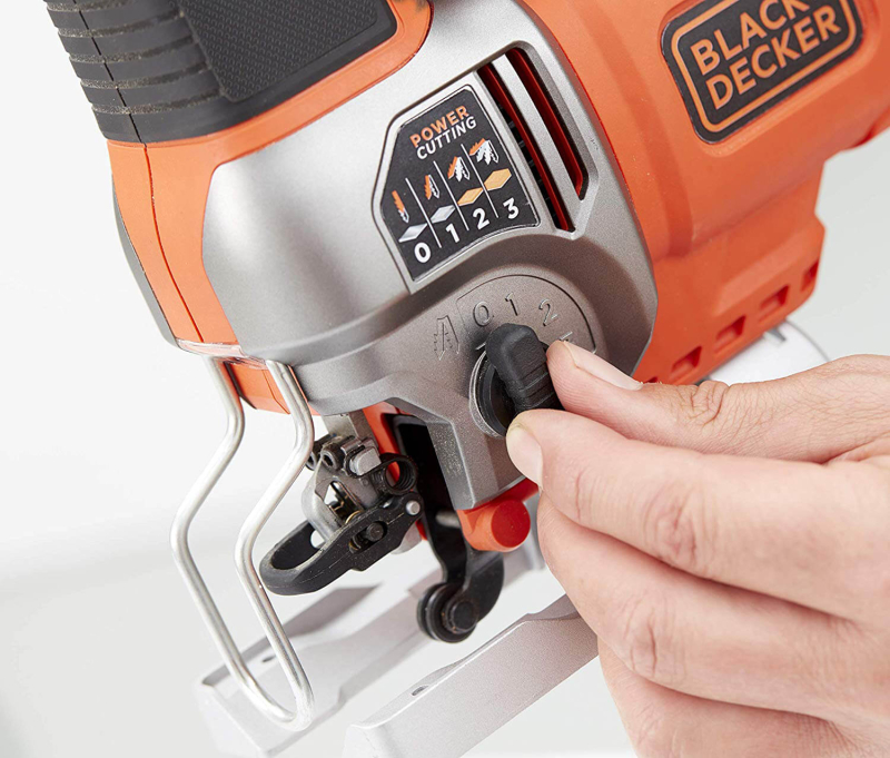 Електричний лобзик  BLACK+DECKER BES610K