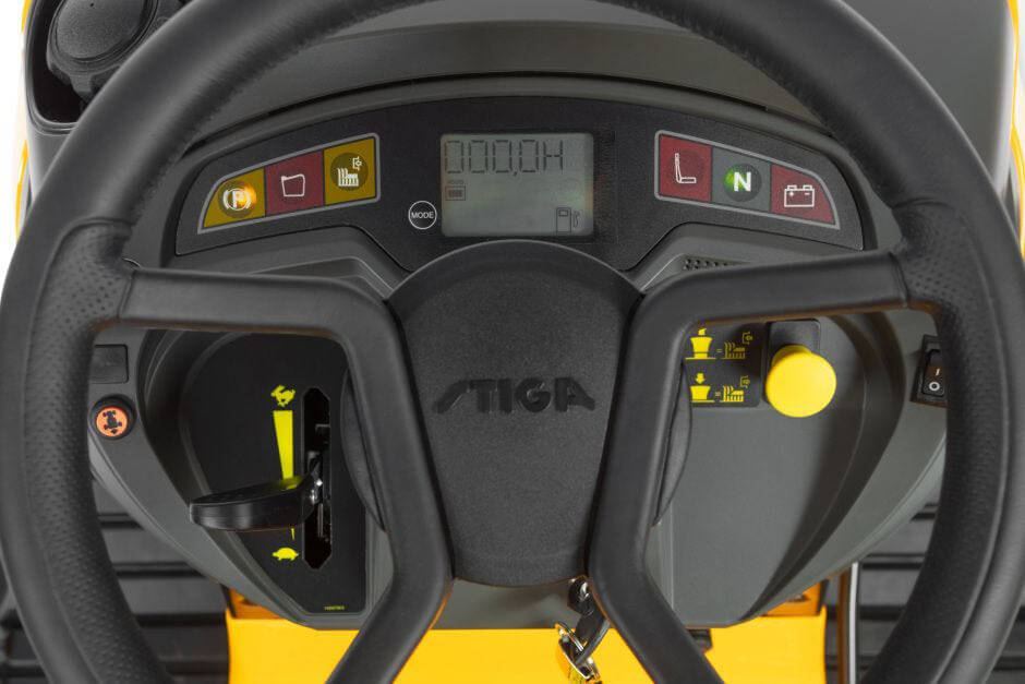 Трактор садовий бензиновий STIGA Estate7102W