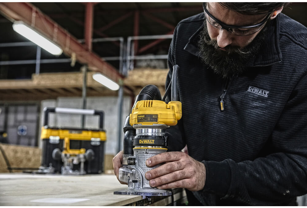 Фрезер DeWALT D26204K