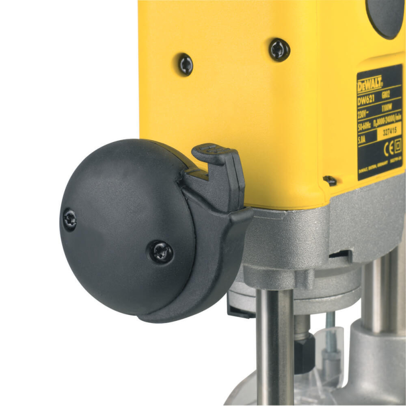 Фрезер DeWALT DW621