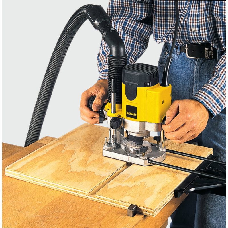 Фрезер DeWALT DW621