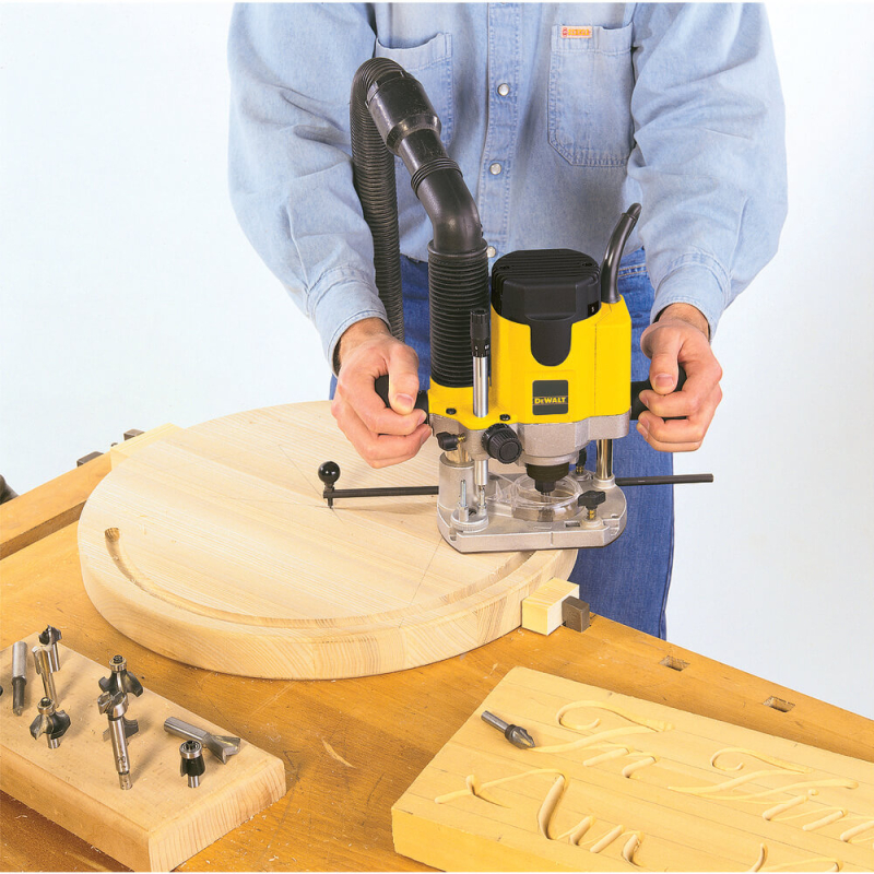 Фрезер DeWALT DW621