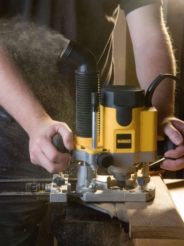 Фрезер DeWALT DW621KT