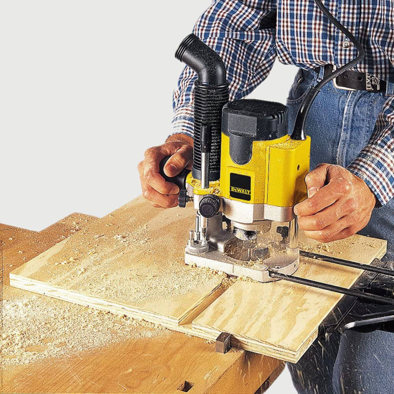 Фрезер DeWALT DW621KT