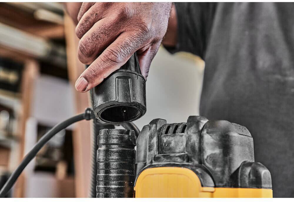 Фрезер DeWALT DWE625