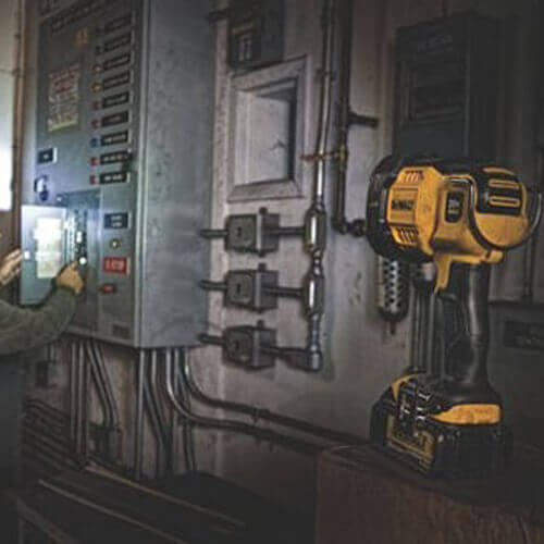 Світильник DeWALT DCL043