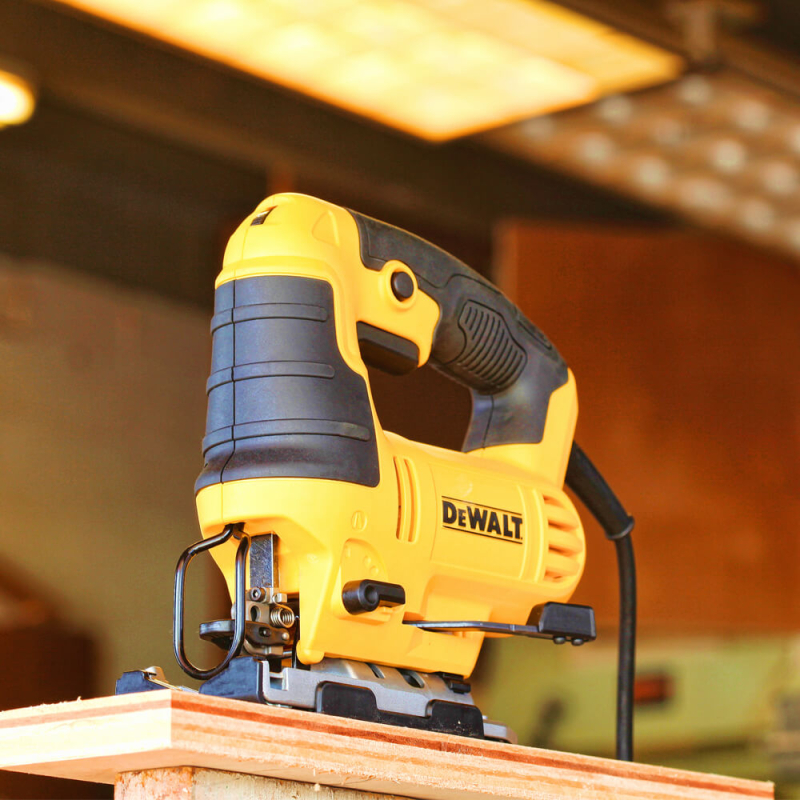 Електричний лобзик  DeWALT DWE349