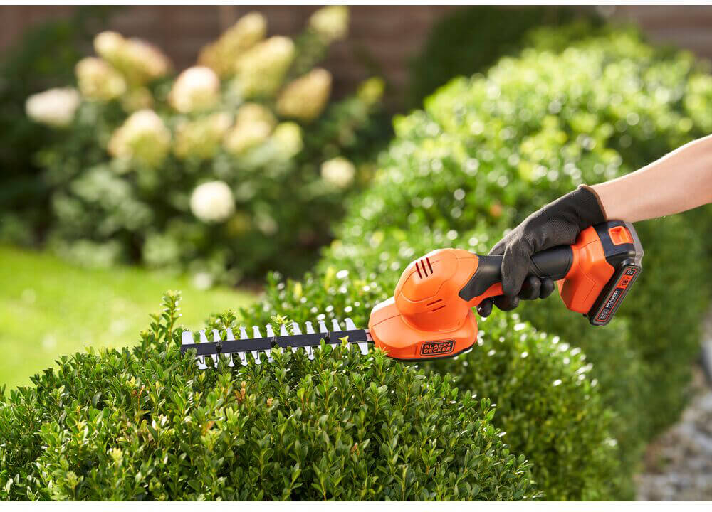 Акумуляторні ножиці BLACK+DECKER BCSS18D1