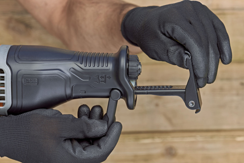 Пила шабельна акумуляторна BLACK+DECKER BES301K