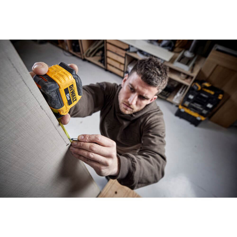 Рулетка DeWALT COMPACT, 5 м х 28 мм DWHT38114-0