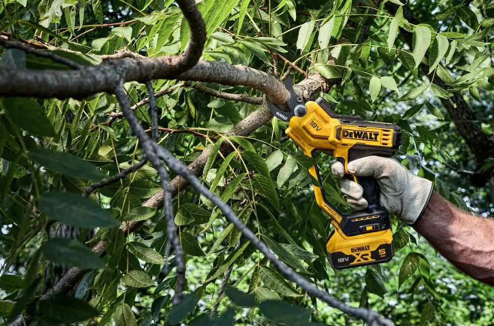 Акумуляторні ножиці DeWALT DCMPP568P1