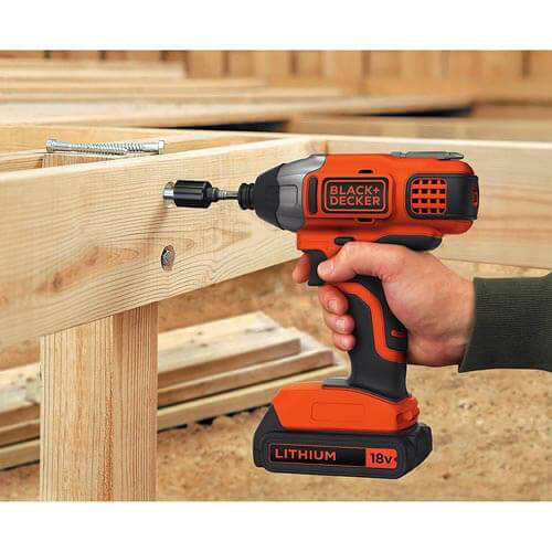Акумуляторний шуруповерт BLACK+DECKER BDCIM18N