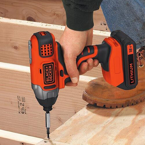 Акумуляторний шуруповерт BLACK+DECKER BDCIM18N