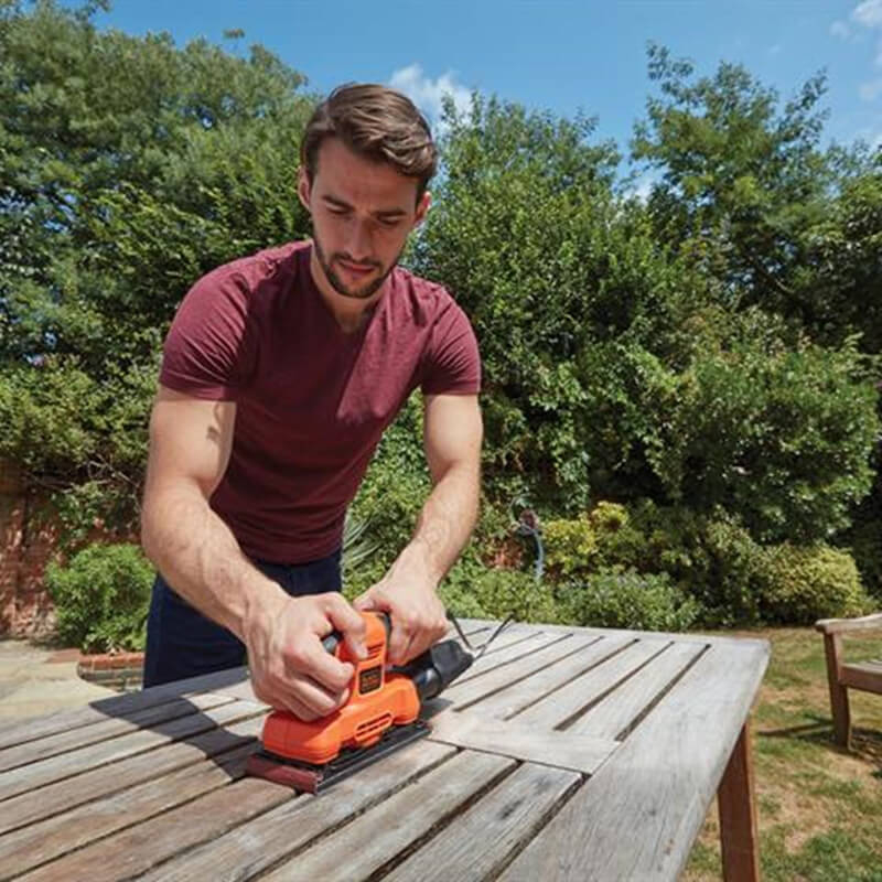 Шліфмашина вібраційна BLACK+DECKER BEW220