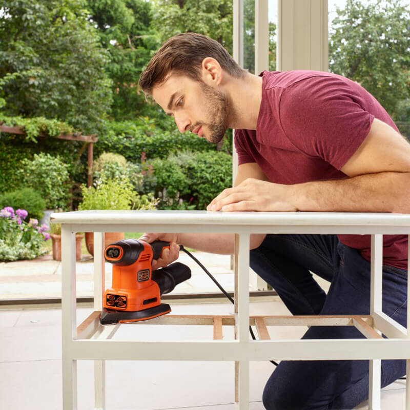 Електрична шліфмашина кутова BLACK+DECKER BEW200