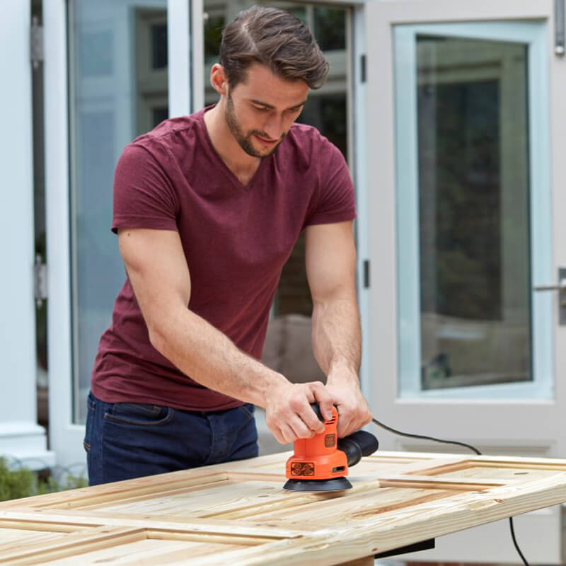 Електрична шліфмашина кутова BLACK+DECKER BEW200