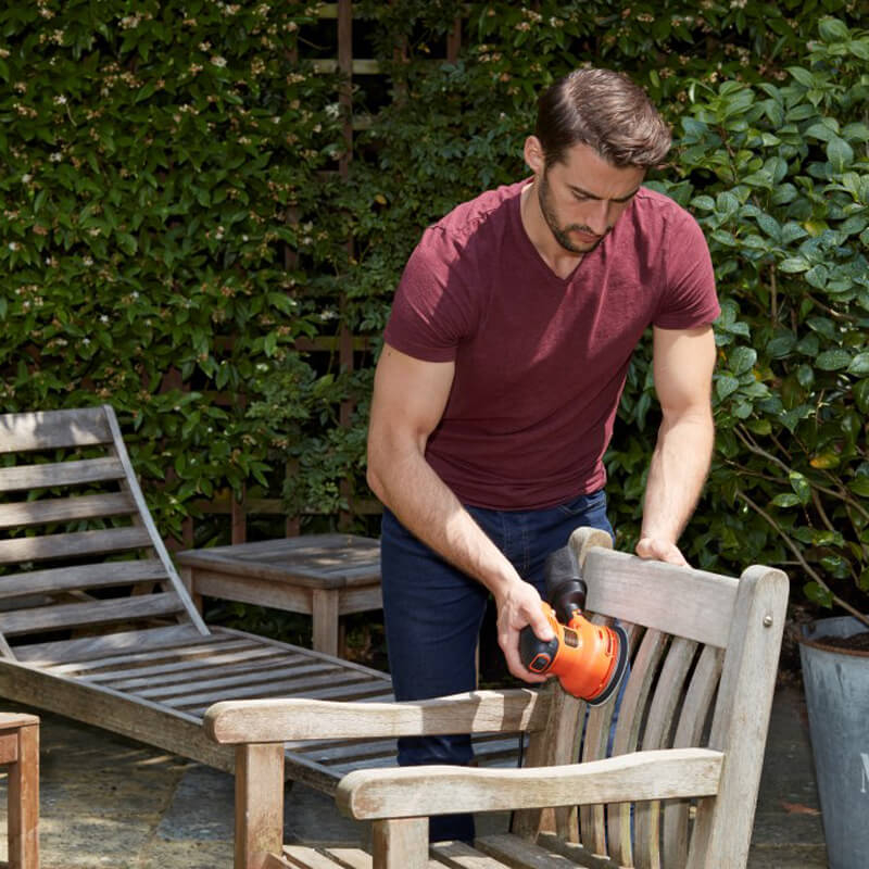 Шліфмашина вібраційна BLACK+DECKER ексцентрикова BEW210