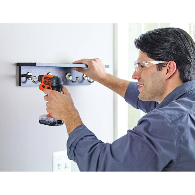 Акумуляторна викрутка BLACK+DECKER BDCSFS30C