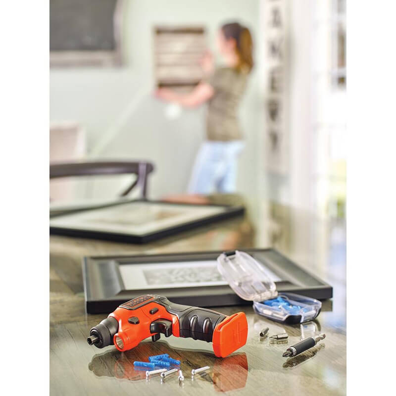 Акумуляторна викрутка BLACK+DECKER BDCSFS30C