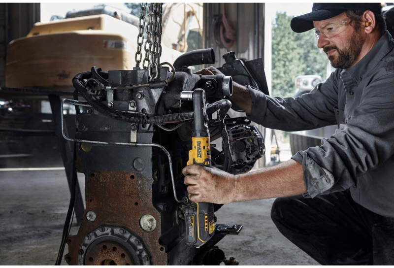 Гайковерт акумуляторний DeWALT ключ-храповик акумуляторний