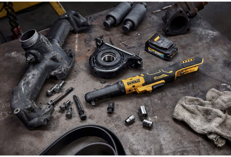 Гайковерт акумуляторний DeWALT ключ-храповик акумуляторний