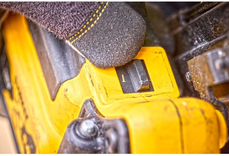 Пістолет цвяхозабивний пневматичний  DeWALT DCN930P2