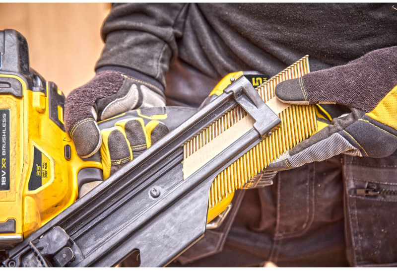 Пістолет цвяхозабивний пневматичний  DeWALT DCN930P2